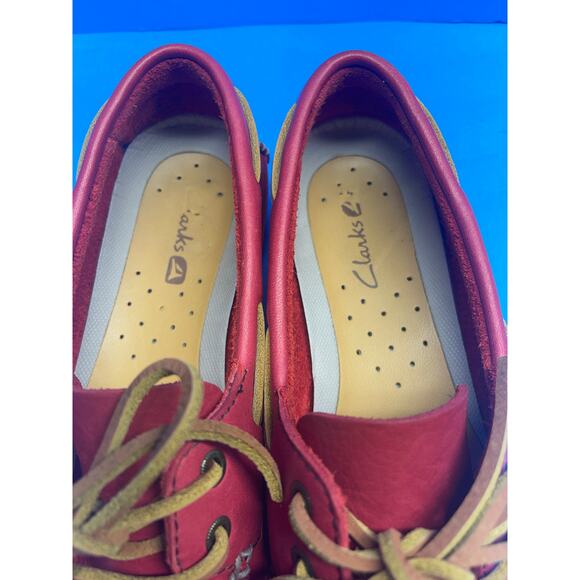 Clarks cherry Red Leather Moccasin Flat Driving Shoe Sz 7.5 Tie Front Comfort - Picture 10 of 11